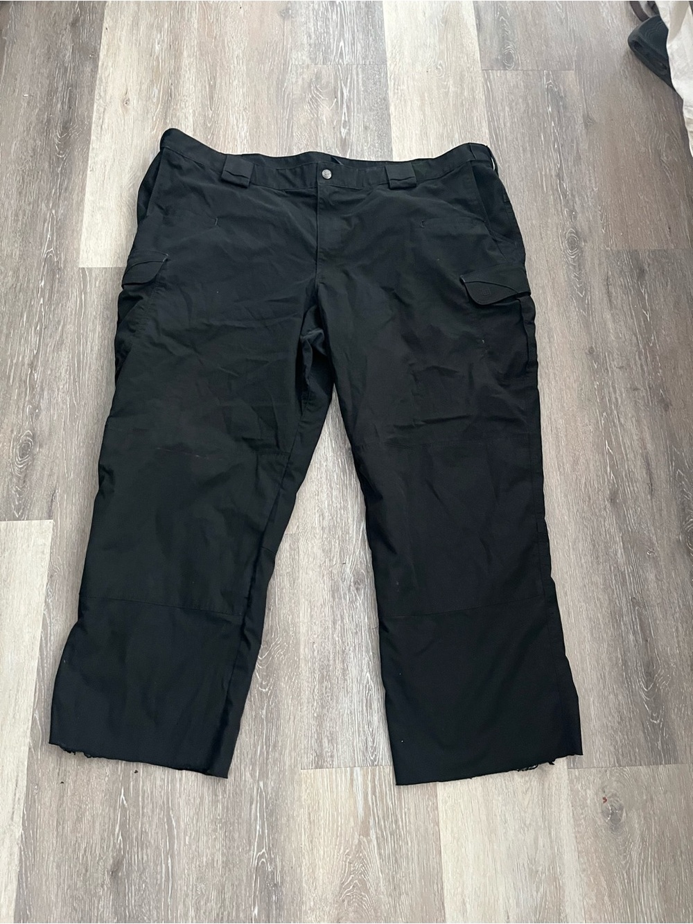 5.11 Tactical Mens Black Cargo Pants Size 48 Workwear Utility Outdoor Frayed Hem